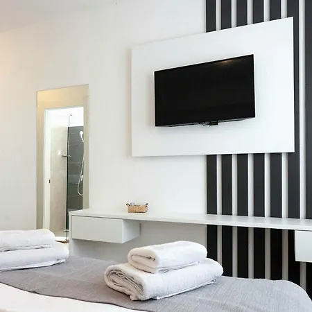 Sunset Split Bed & Breakfast Podstrana