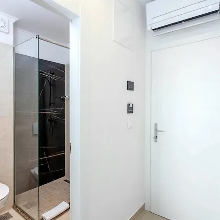 Sunset Split Bed & Breakfast 3*