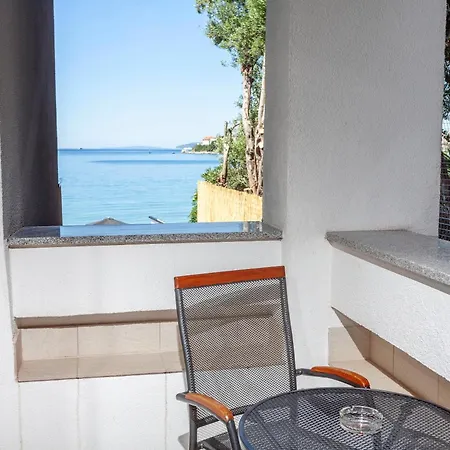 Sunset Split Bed & Breakfast Podstrana