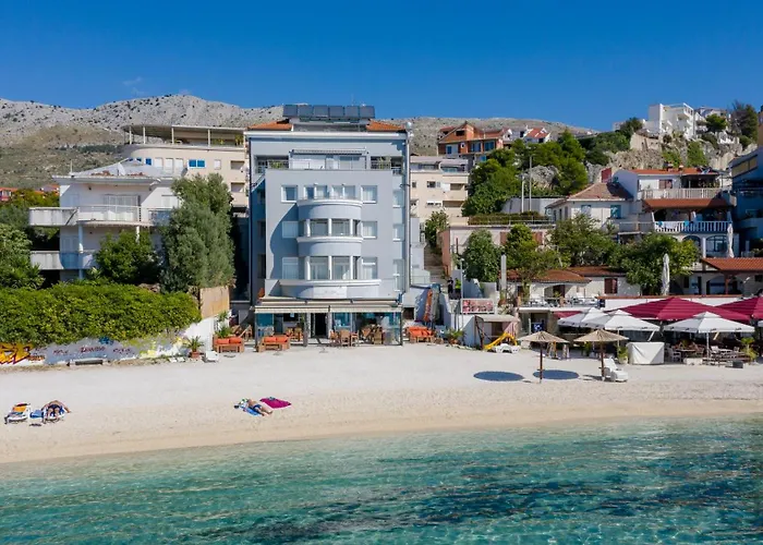 Sunset Split Bed & Breakfast 3*