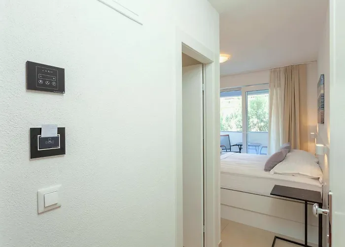 Sunset Split Bed & Breakfast 3*