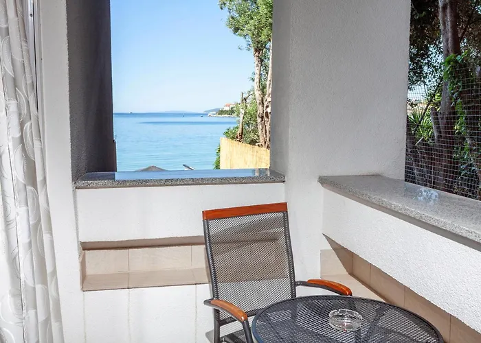 Sunset Split Bed & Breakfast Podstrana